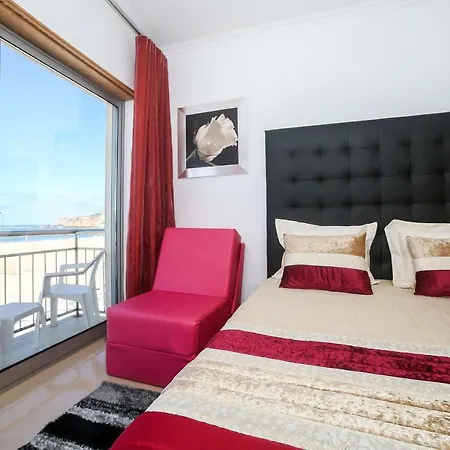 Quebra-mar נאזרה